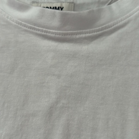 Tommy Hilfiger Jeans Crop Badge Tee White M - Picture 8 of 8